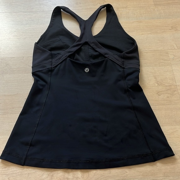 Lulu Lemon Run Fast Track Tank Top Black Built in Bra Shelf Bra Racerback Small - Picture 3 of 7